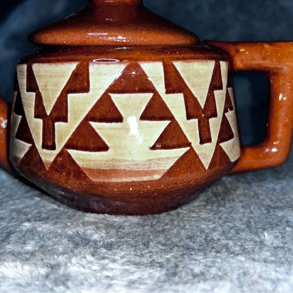 Brown Pottery Tea Pot, With Design